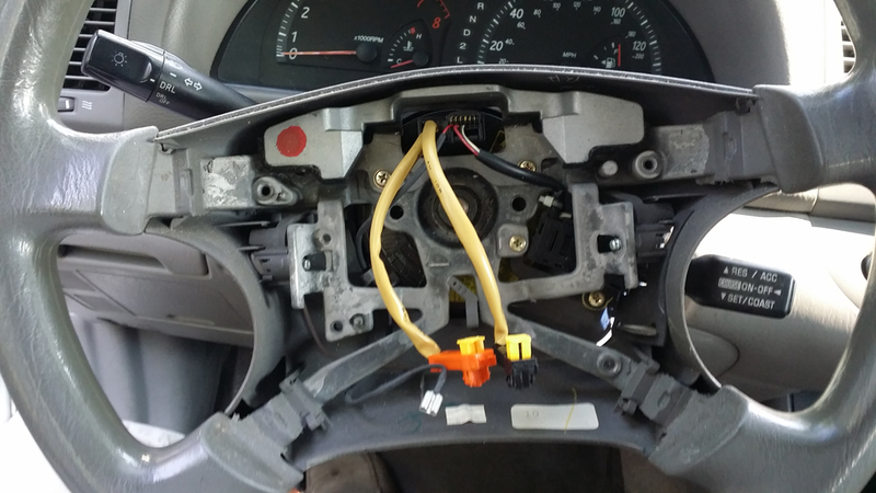 Illustration for article titled How To Fix Your Airbag Light Without Having It Blow Up In Your Face
